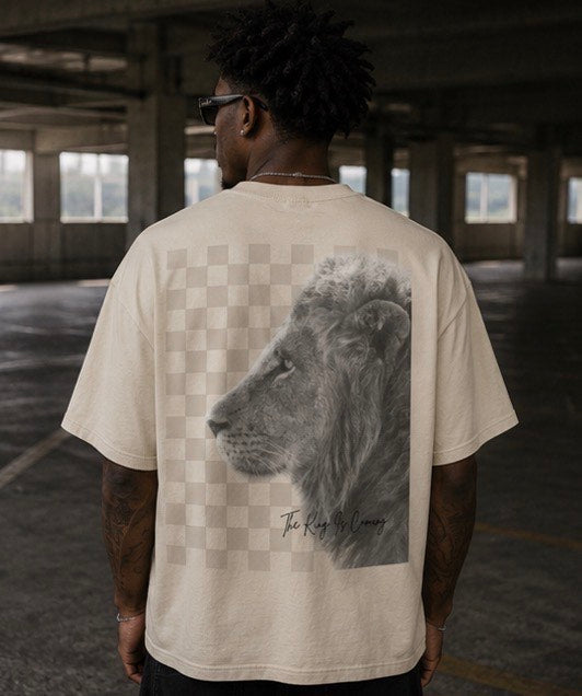 THE KING IS COMING-Unisex Oversized T-Shirt